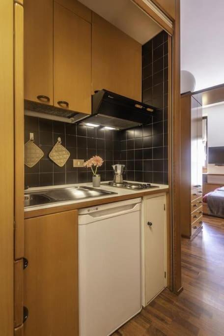 밀라노 Osti 3 Beautifully Furnished 아파트 외부 사진